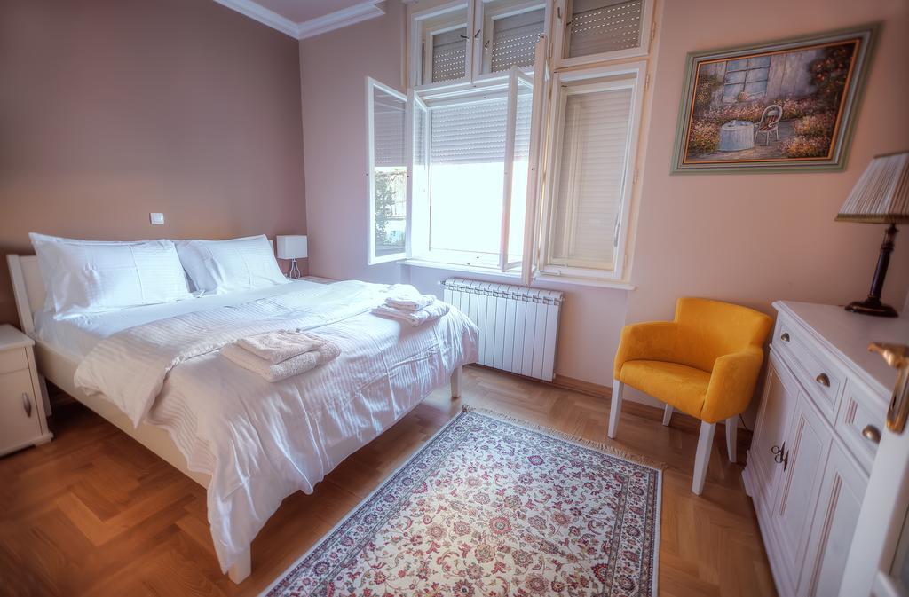 Crown Apartment - Your Royal Stay Belgrado Buitenkant foto